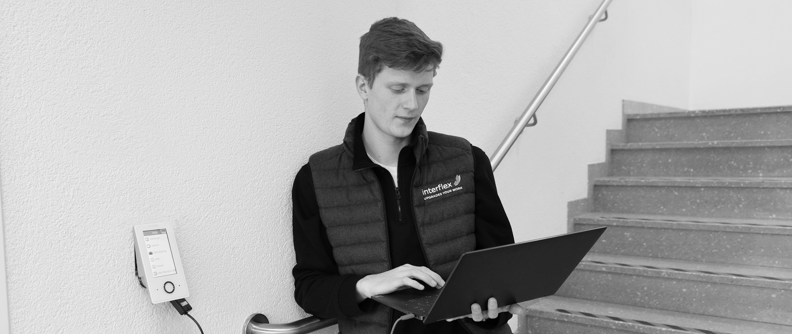 Interflex Azubi bei der Arbeit