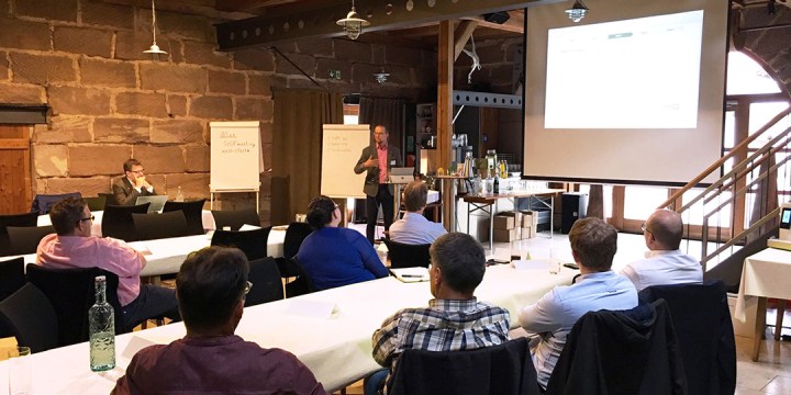 Interflex-Mitarbeiter René Kottlowski hält Vortrag auf dem Interflex Customer Focus Day 2019 in Leinburg