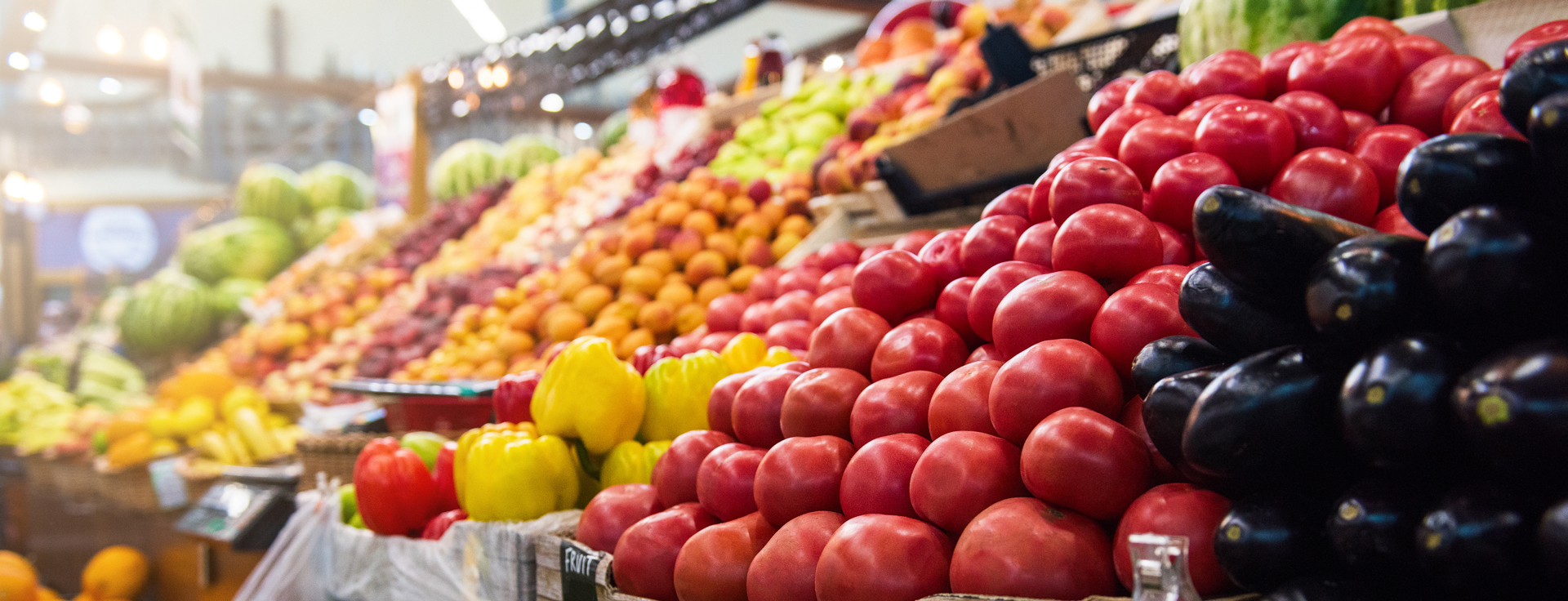Fruit and vegetable display